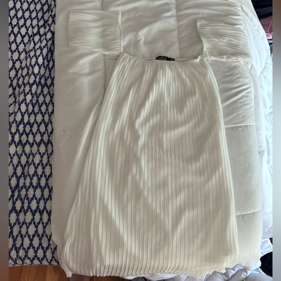 BOOHOO PLEATED OFF THE SHOULDER MINI DRESS - Picture 3 of 3